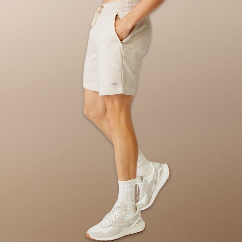 ALO YOGA: Chill Short - L - OATMEAL HEATHER